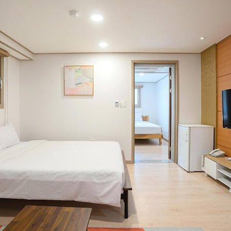 J2 Family Hotel Jeju Exterior photo