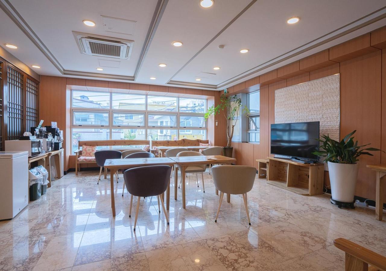 J2 Family Hotel Jeju Exterior photo