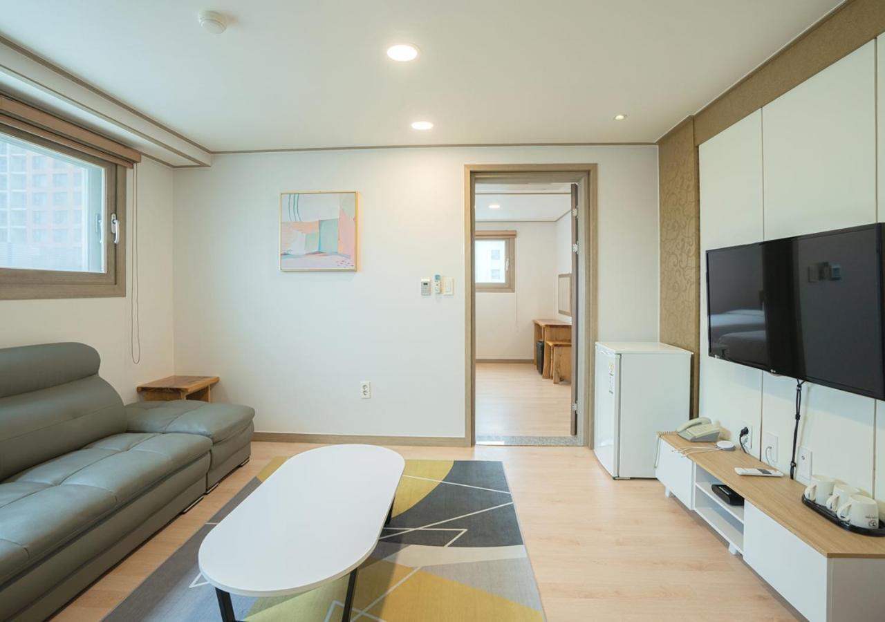 J2 Family Hotel Jeju Exterior photo