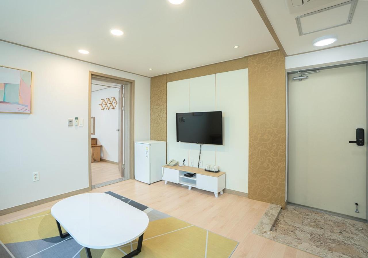 J2 Family Hotel Jeju Exterior photo