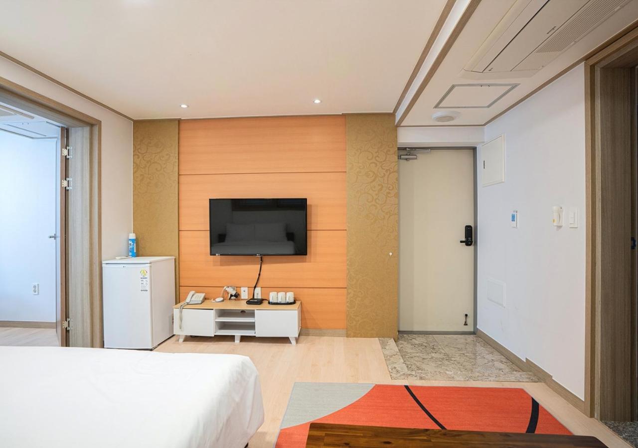 J2 Family Hotel Jeju Exterior photo