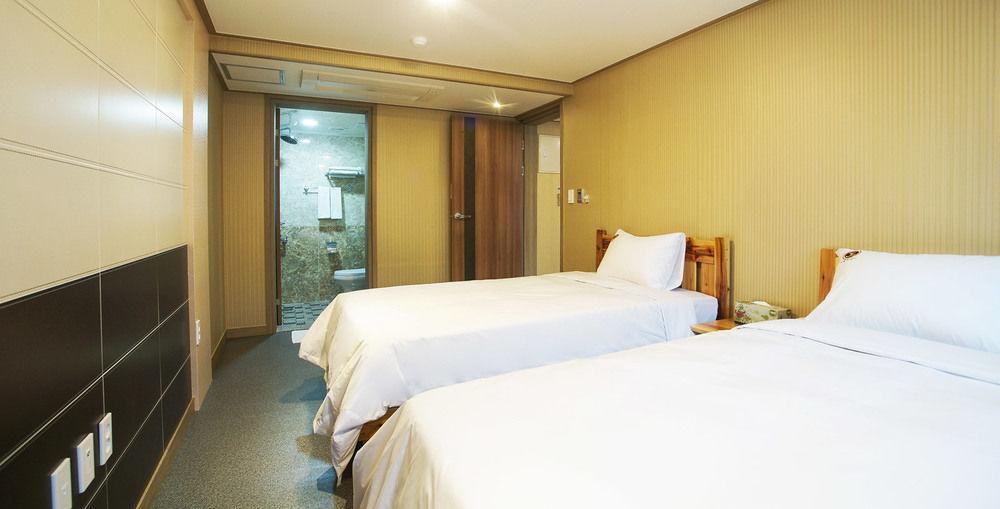 J2 Family Hotel Jeju Exterior photo