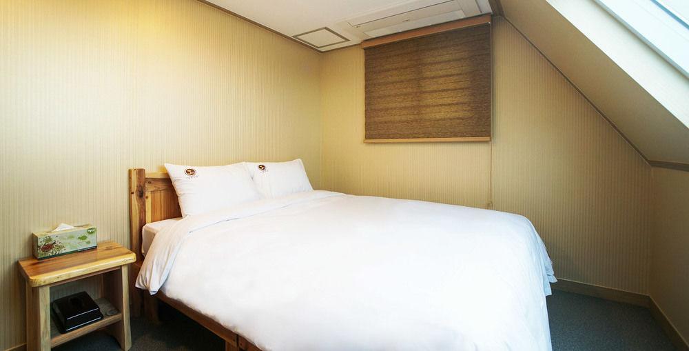 J2 Family Hotel Jeju Exterior photo