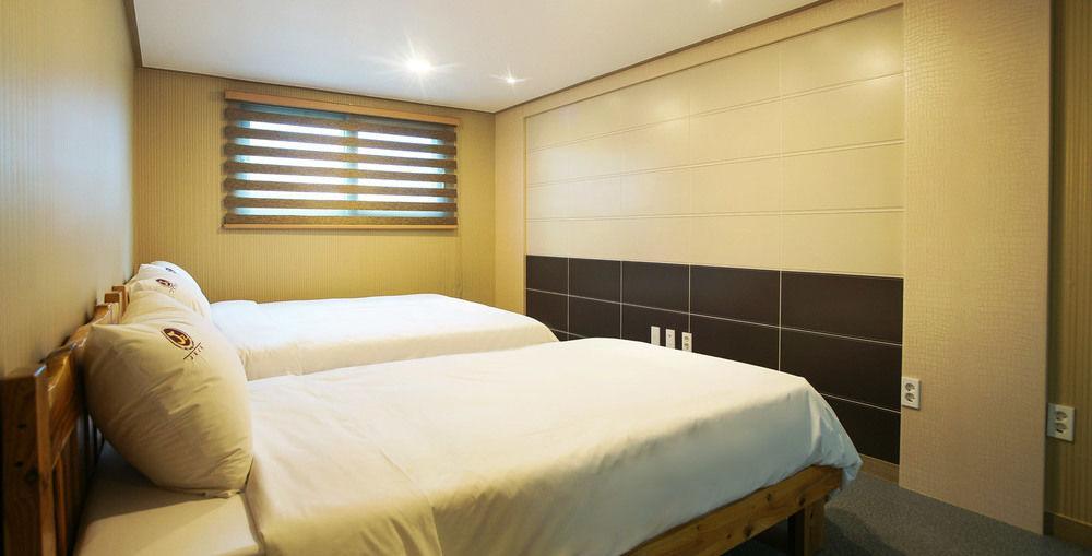J2 Family Hotel Jeju Exterior photo