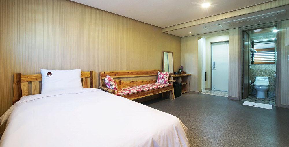 J2 Family Hotel Jeju Exterior photo