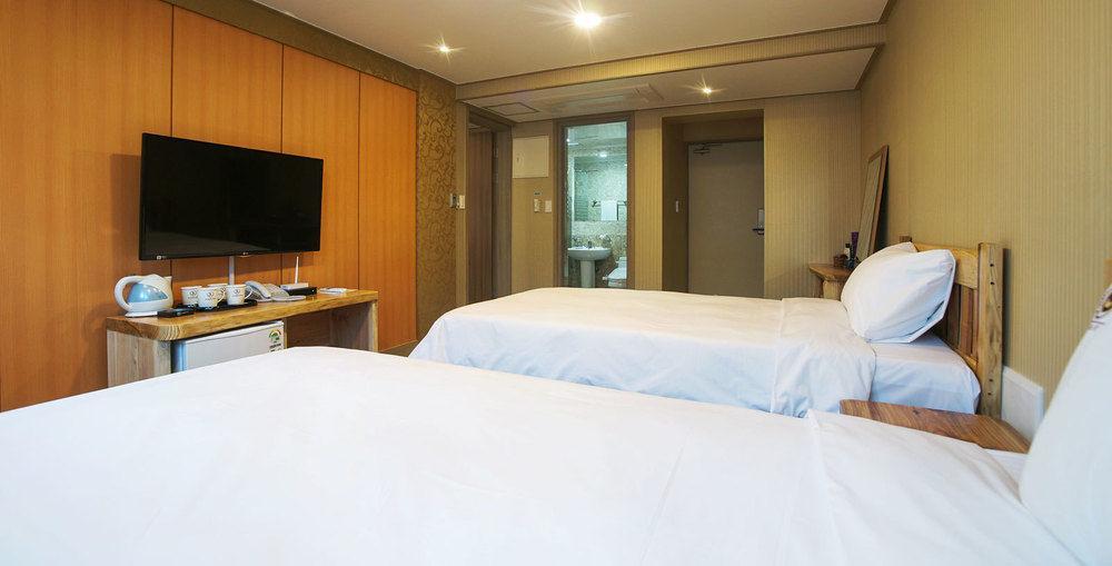 J2 Family Hotel Jeju Exterior photo